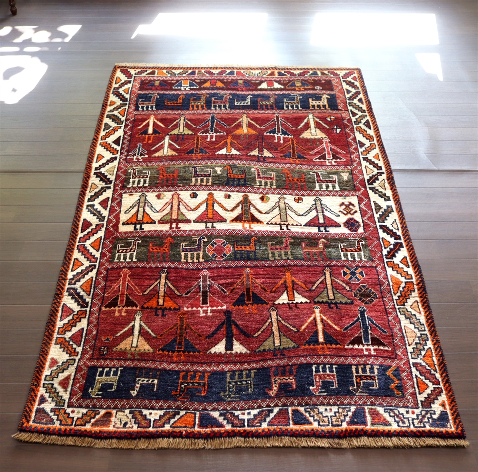 オールドギャッベ　184×113cm 手を繋いて踊る女の子と動物　Old Gabbeh