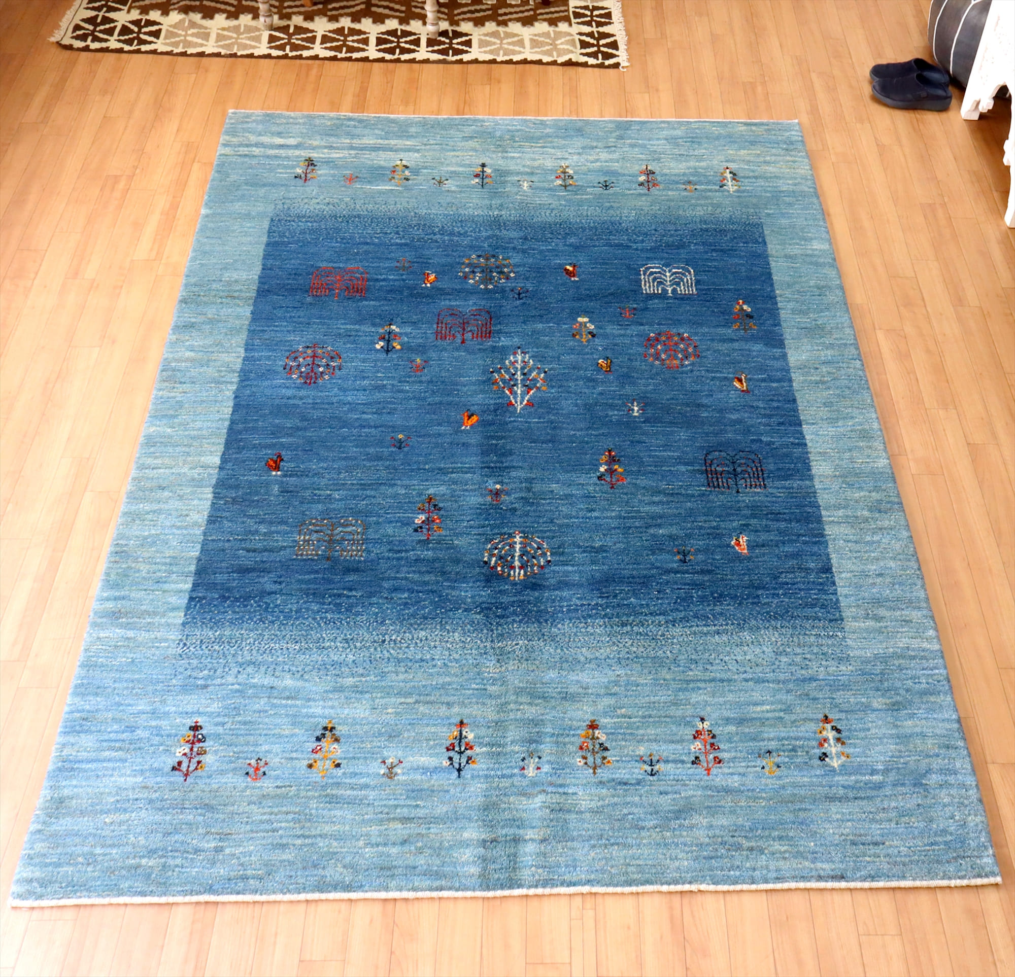 ギャッベ アマレ Amaleh　242×172cm ツートーンブルー　生命の樹と孔雀