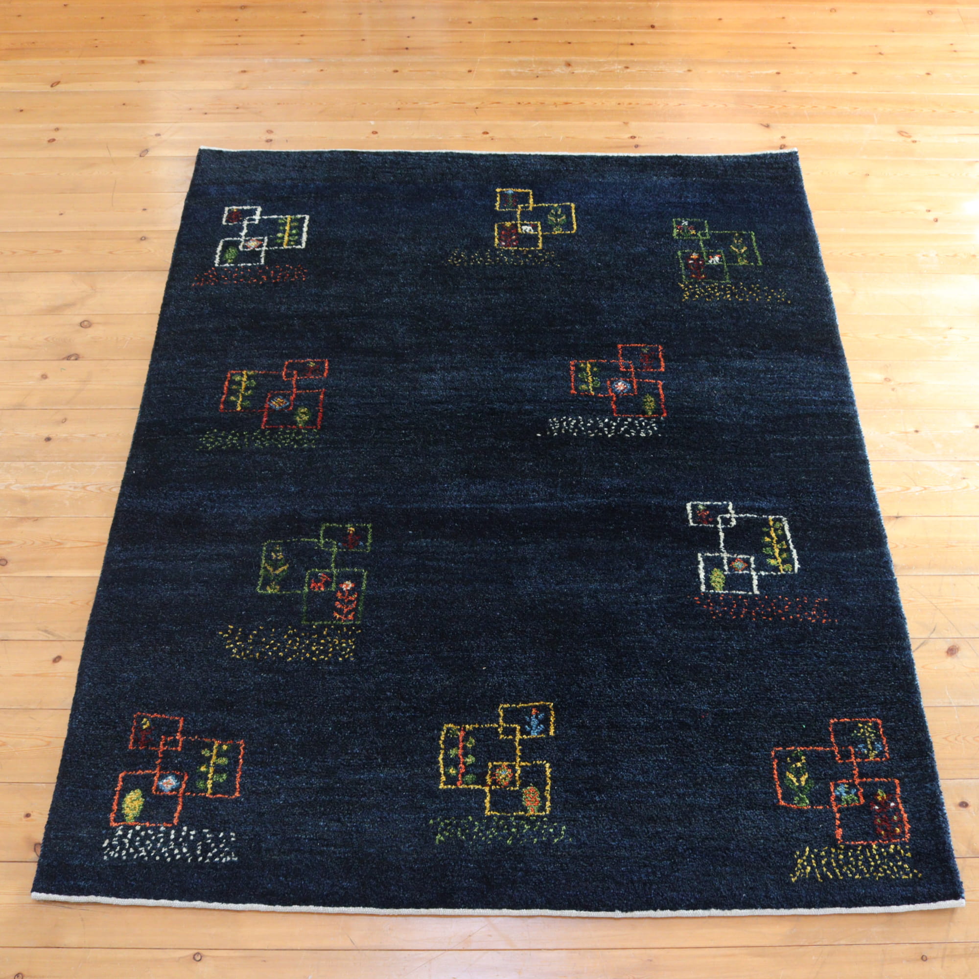 ギャッベ Gabbeh 192×150cm ザフラ Zahra　四角のモチーフ