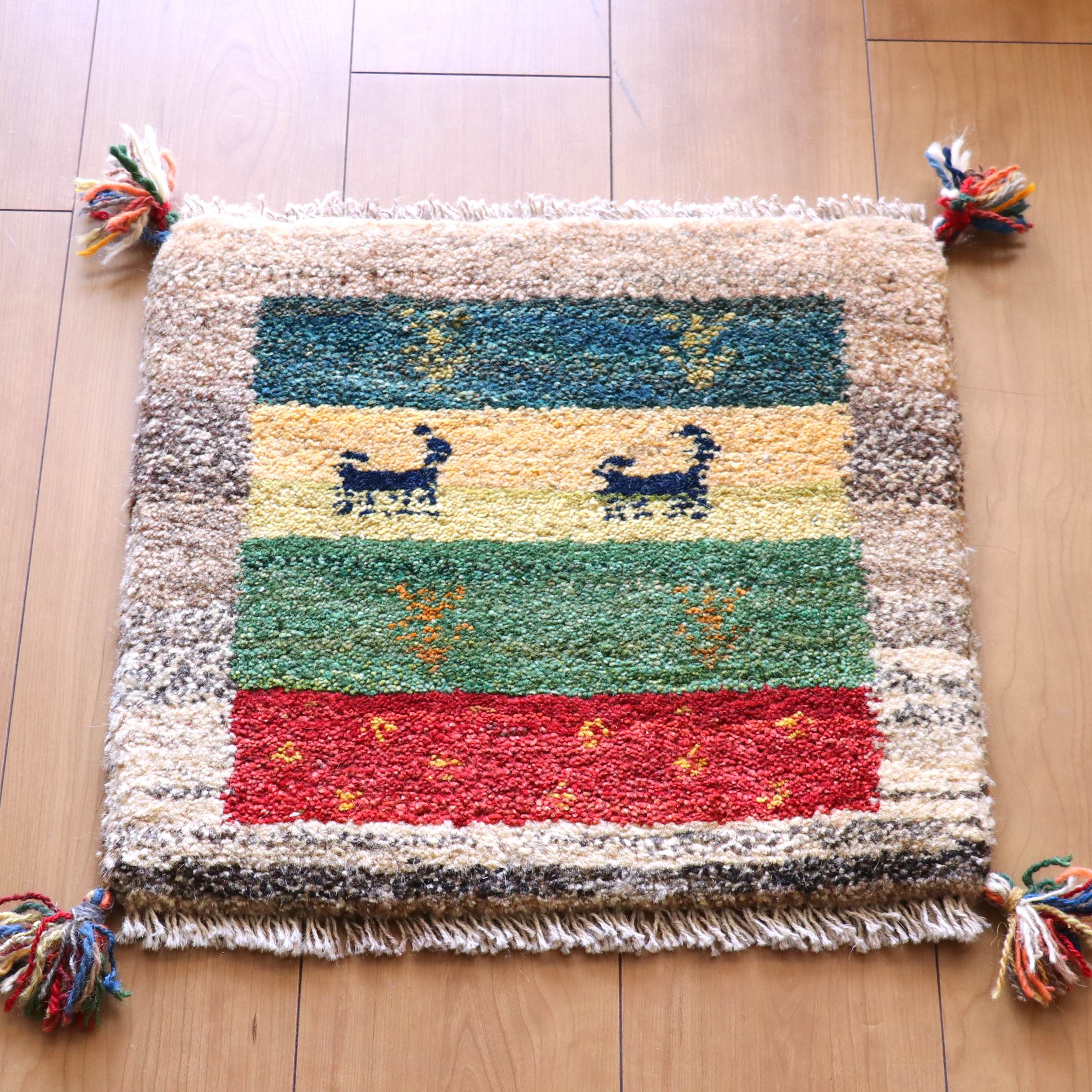 ギャッベ Gabbeh イラン南部の遊牧民・カシュカイ族の手織りラグ39×42cm 座布団サイズ