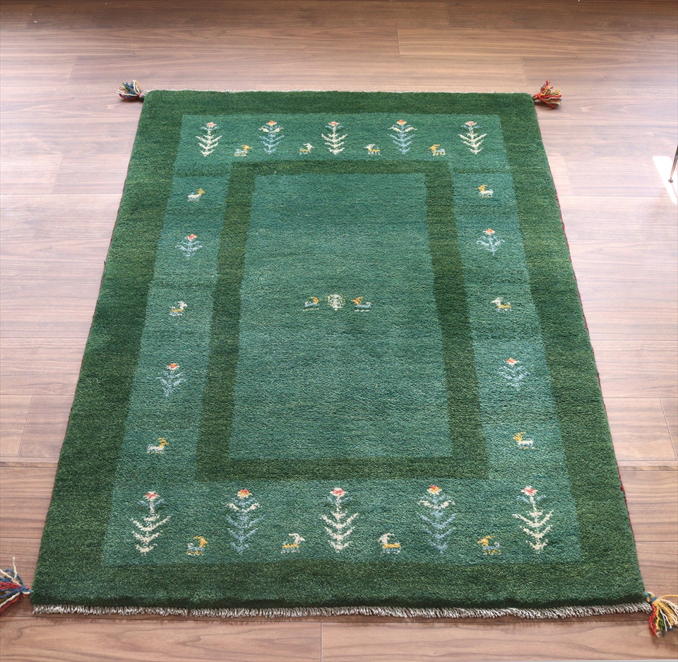 ギャッベ　イラン製手織りラグ146×104cm グリーン　重なる縁取りのデザイン