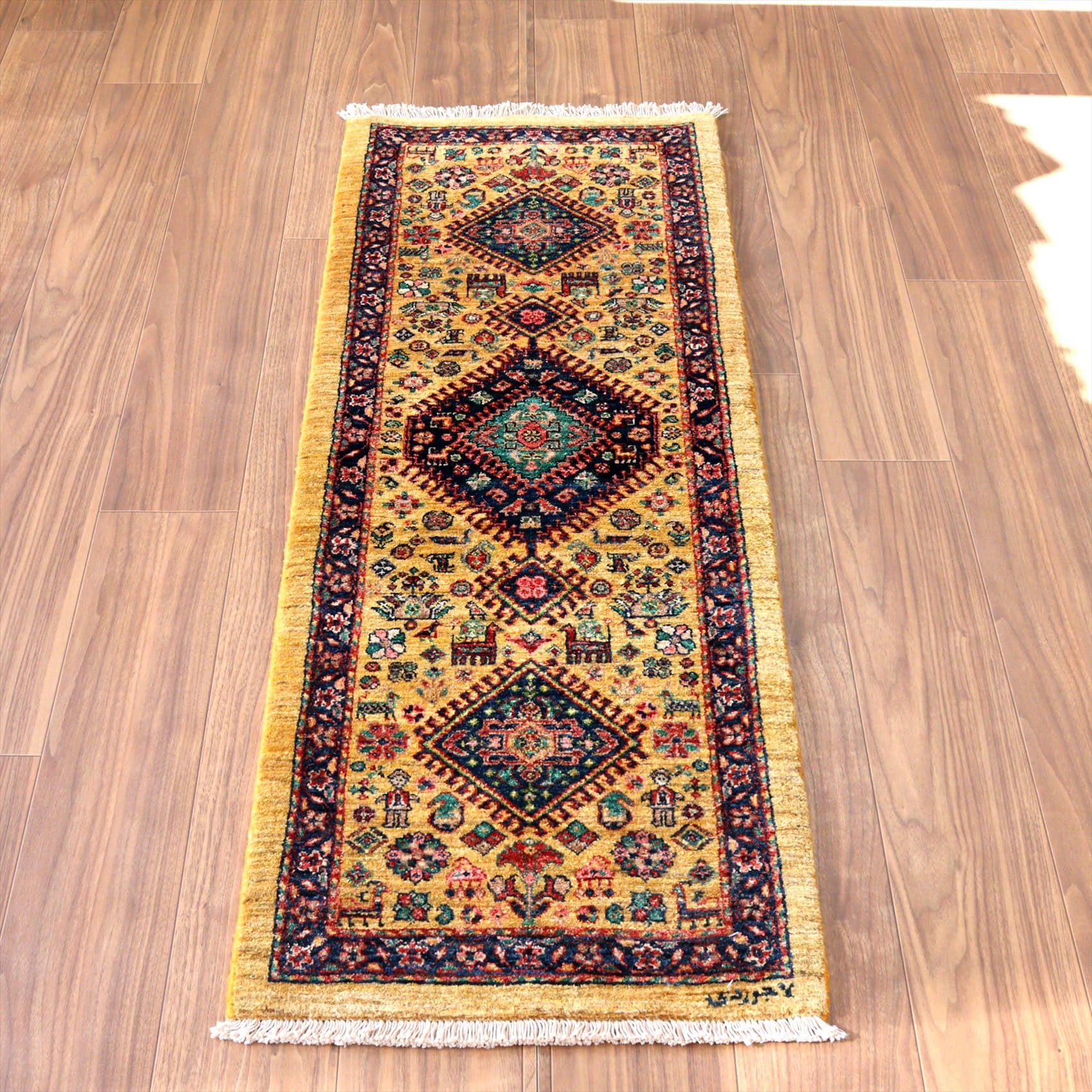 ギャッベ　Luribaft/ルリバフ142×51cm 緻密な織り　イエロー　クラシックデザイン　メダリオン