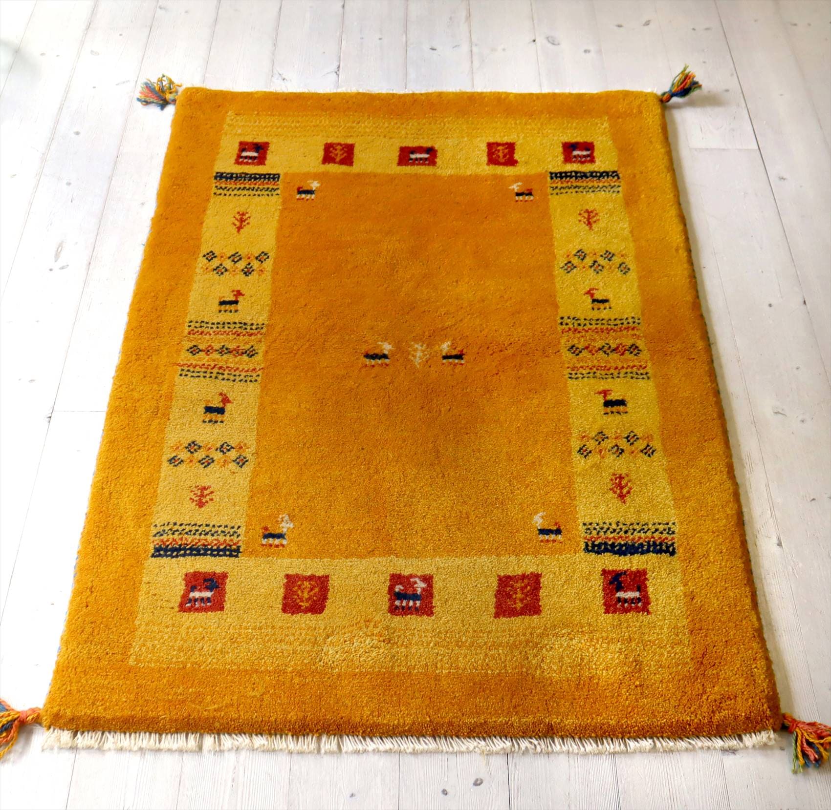 ギャッベ　イラン製手織りラグ120×78cm イエローグラデーション　赤色のタイル