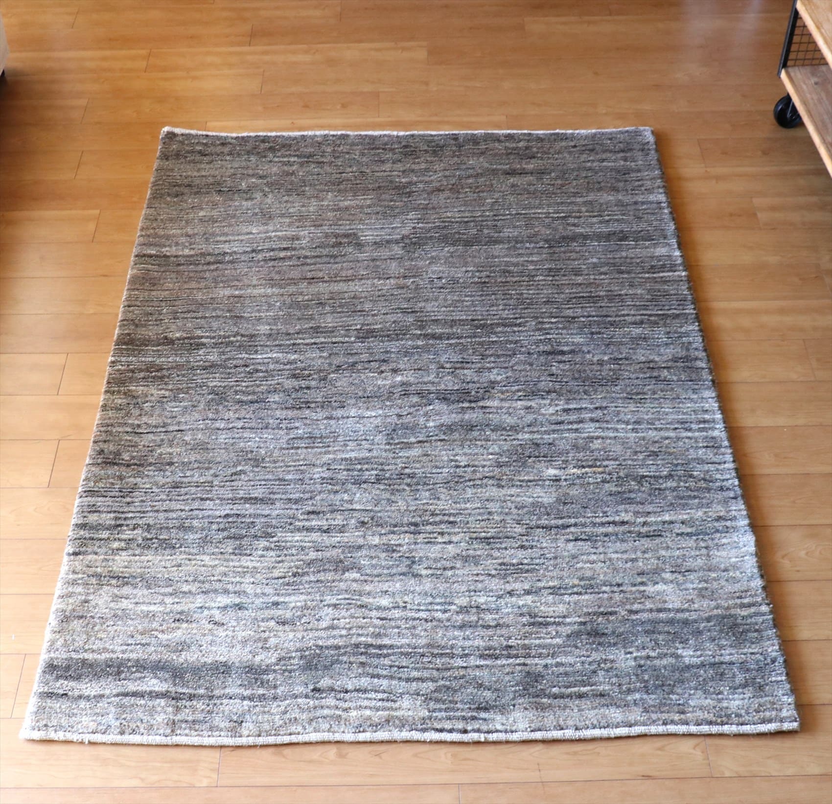 ギャッベ Gabbeh グレーグラデーション198×146cm モチーフのないシンプルデザイン