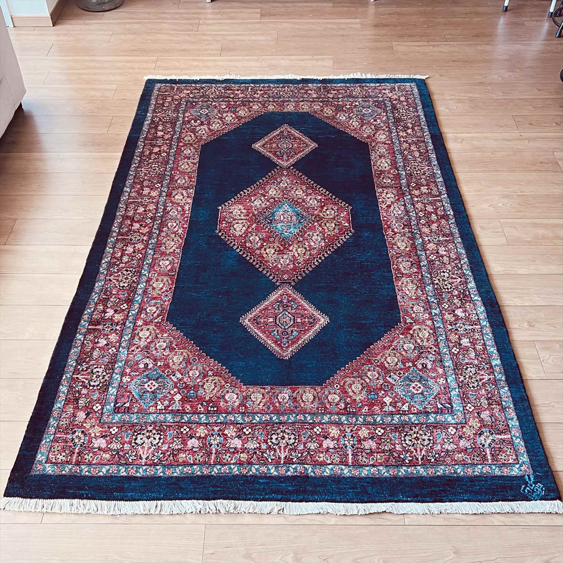 ギャッベ ルリバフ 216×140cm クラシックな伝統柄　ネイビー /レッド