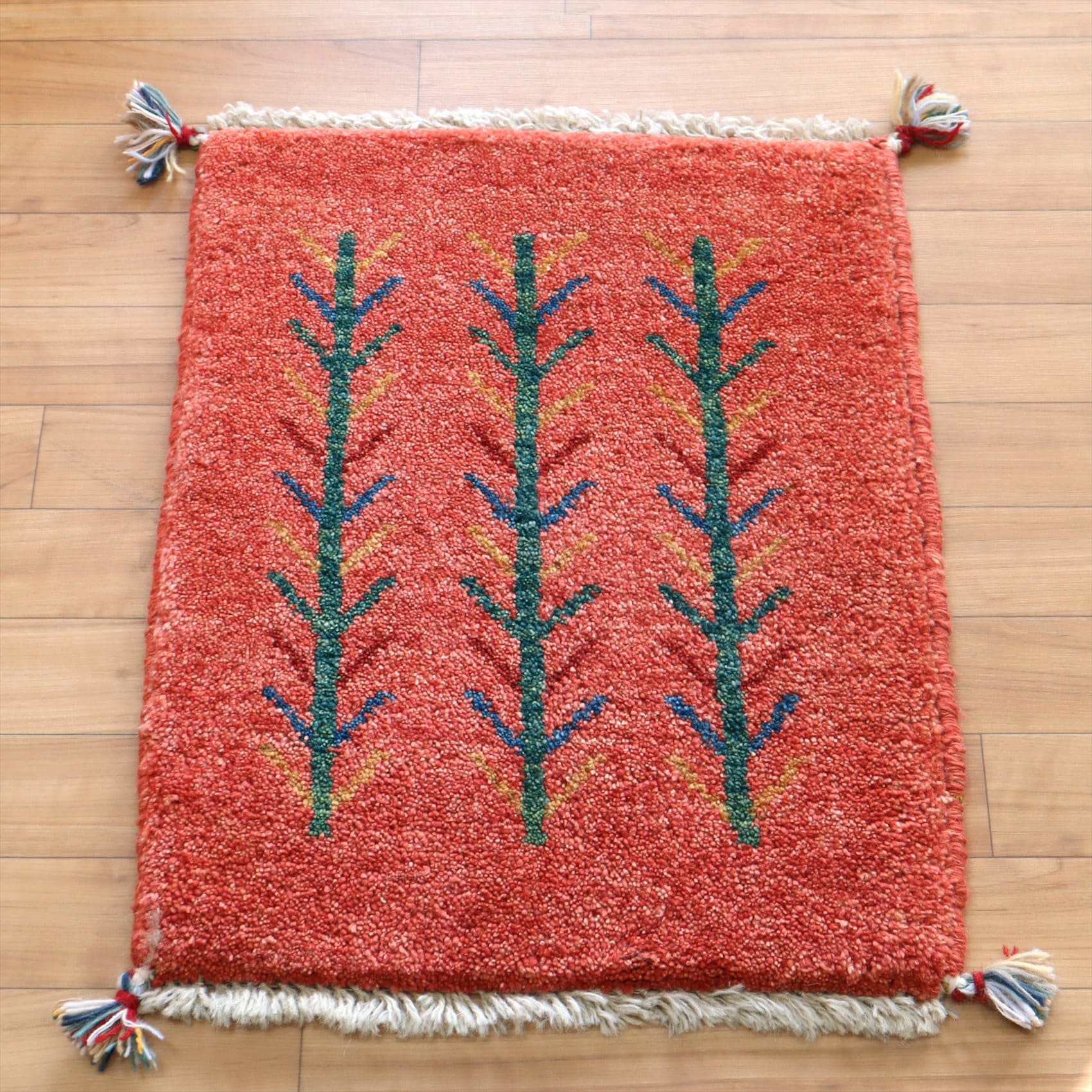 ミニギャッベ　イランの手織りラグ GABBEH 59×46cm 明るいレッド　生命の樹