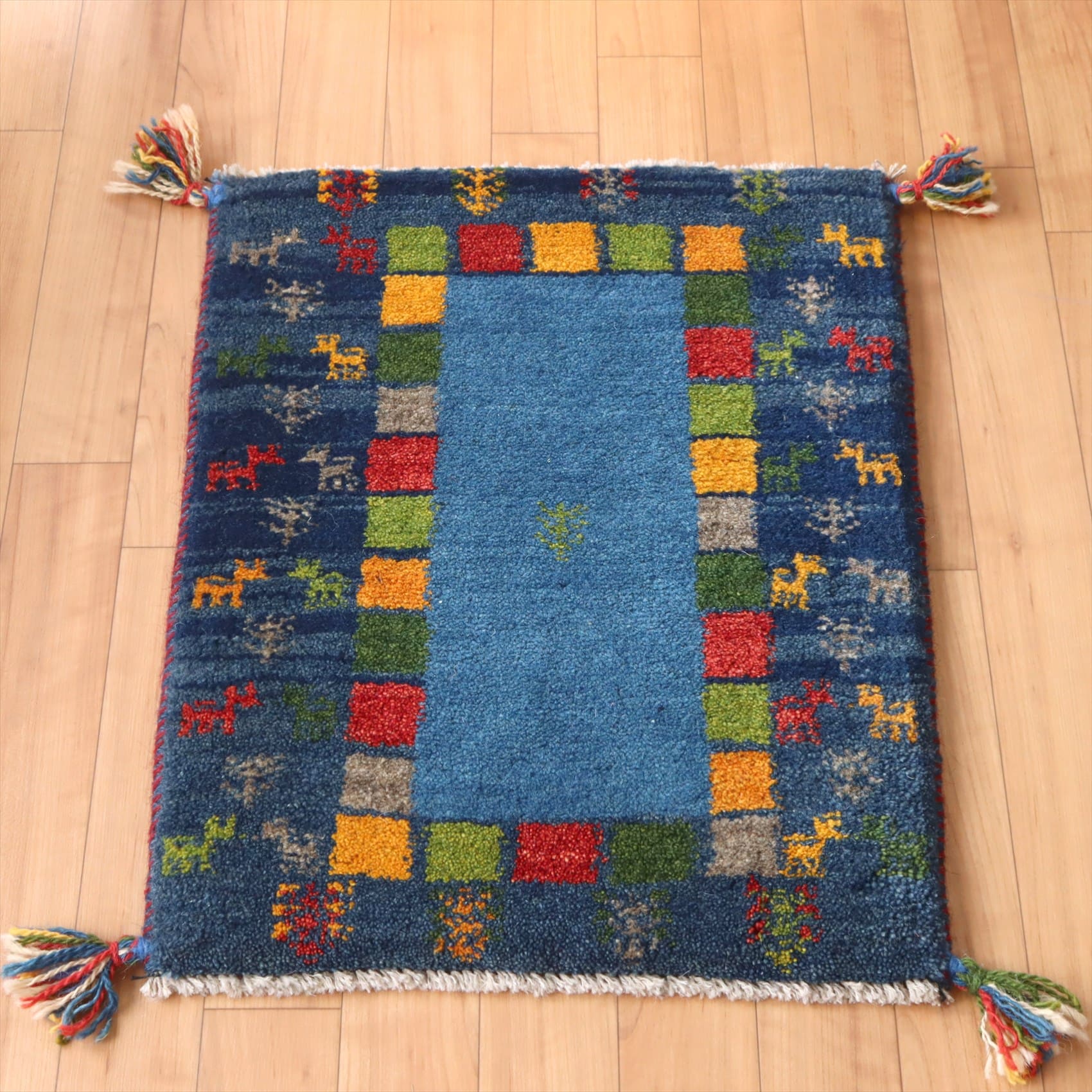 ギャッベ ミニサイズ59×45cm 色とりどりのタイルとブルーグラデーション