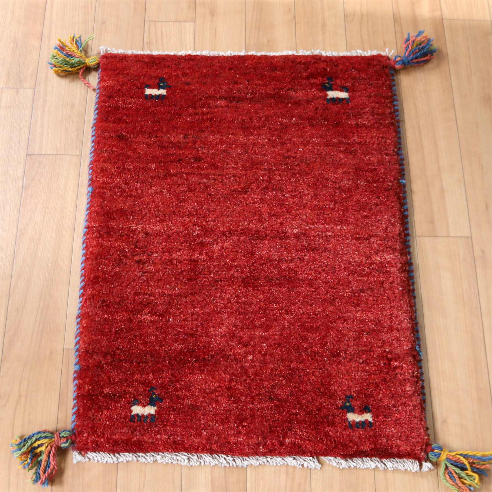 ギャッベ　ミニサイズ59×42cm レッド 4匹の動物