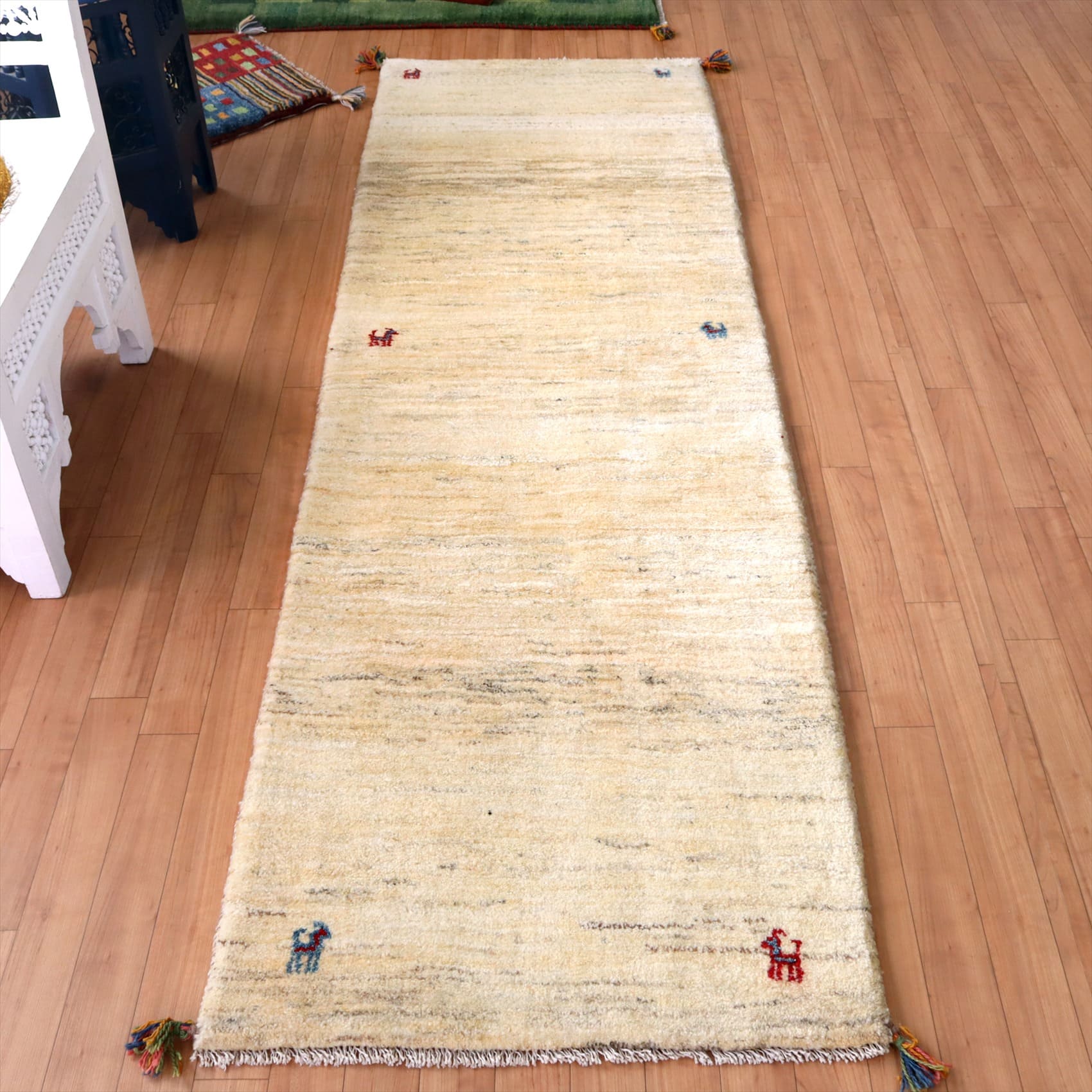 ギャッベ カシュカイ族の手織りラグ232×72cm ナチュラルアイボリー 6匹のシカ