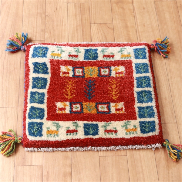 ギャッベ　イラン産 ふかふか座布団39×39cm レッド/アイボリー　ブルーのタイルモチーフ