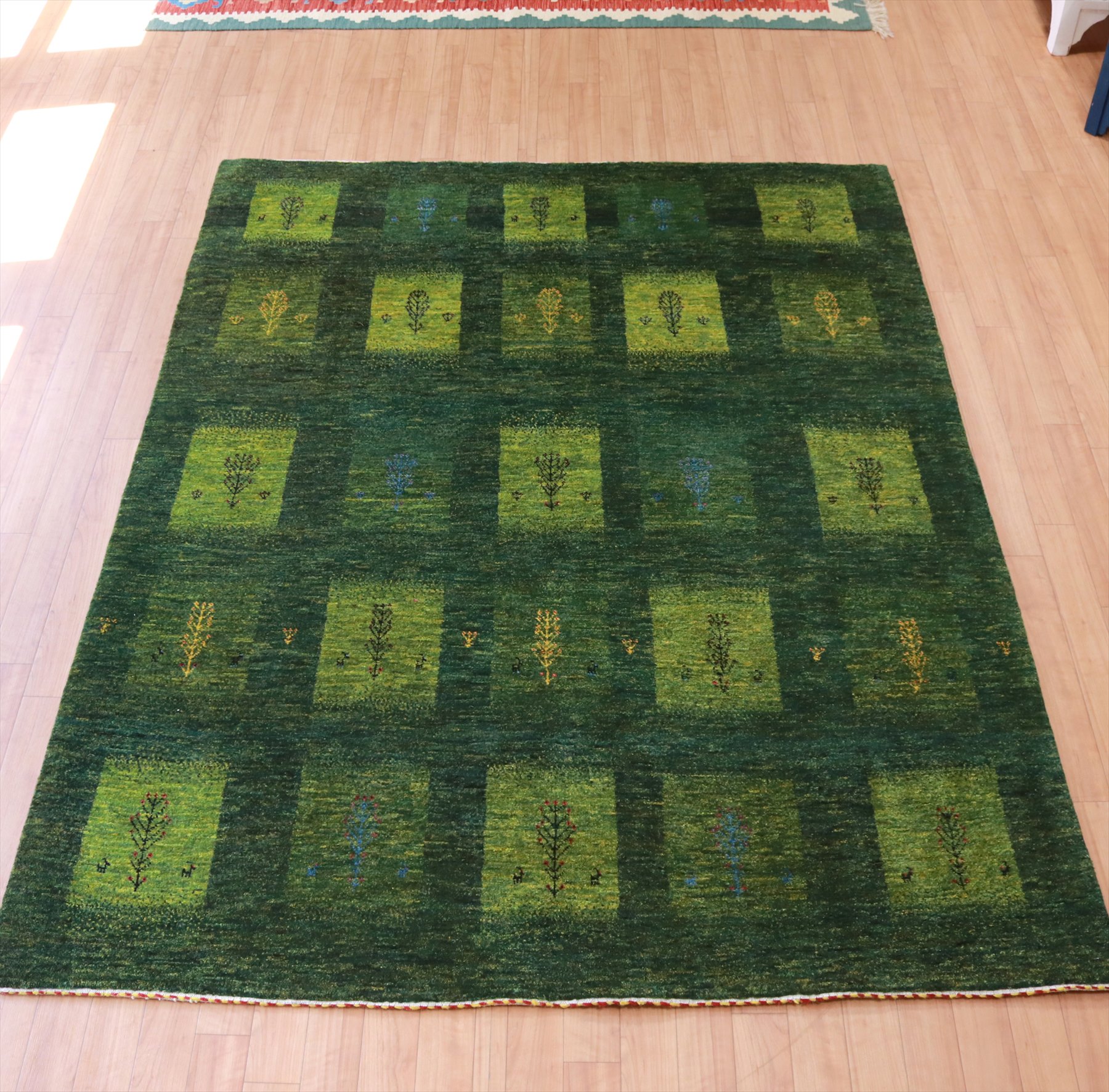 ギャッベ Nowbaft グリーン202×155cm 生命の樹のあるモザイクタイル