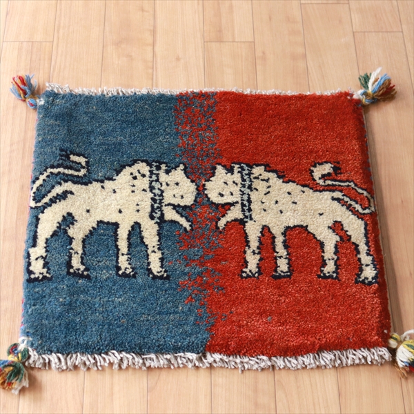 ギャッベ ライオンラグ　ブルー＆レッド39×45cm 横顔がユニークなライオン２頭