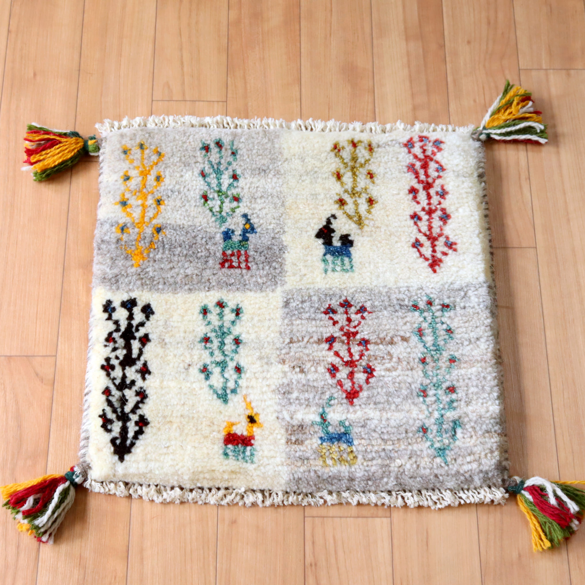 ギャベ イラン手織り 座布団ギャッベ38×38cm ナチュラルアイボリー/グレー