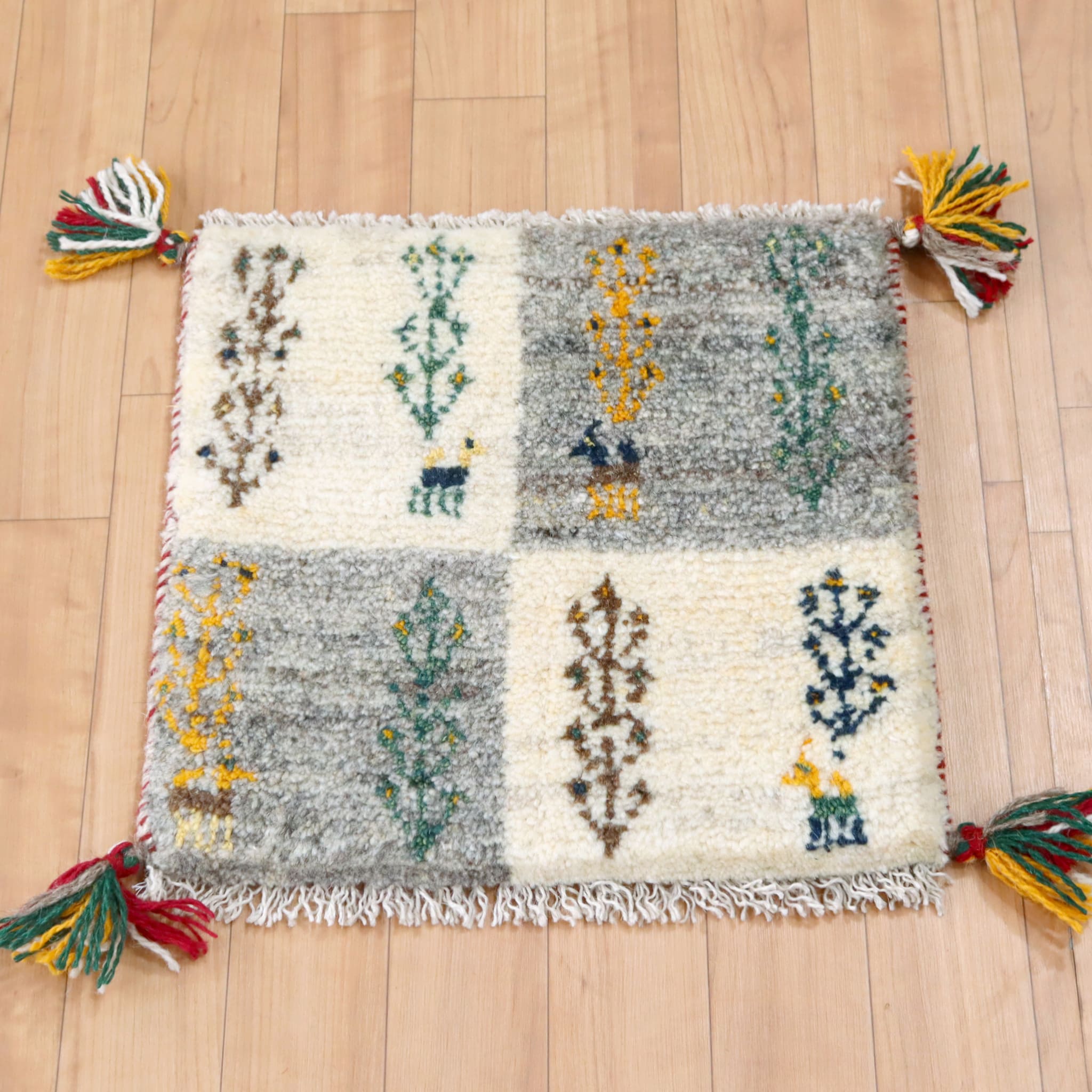 ギャベ イラン手織り 座布団ギャッベ38×38cm グレー＆アイボリー