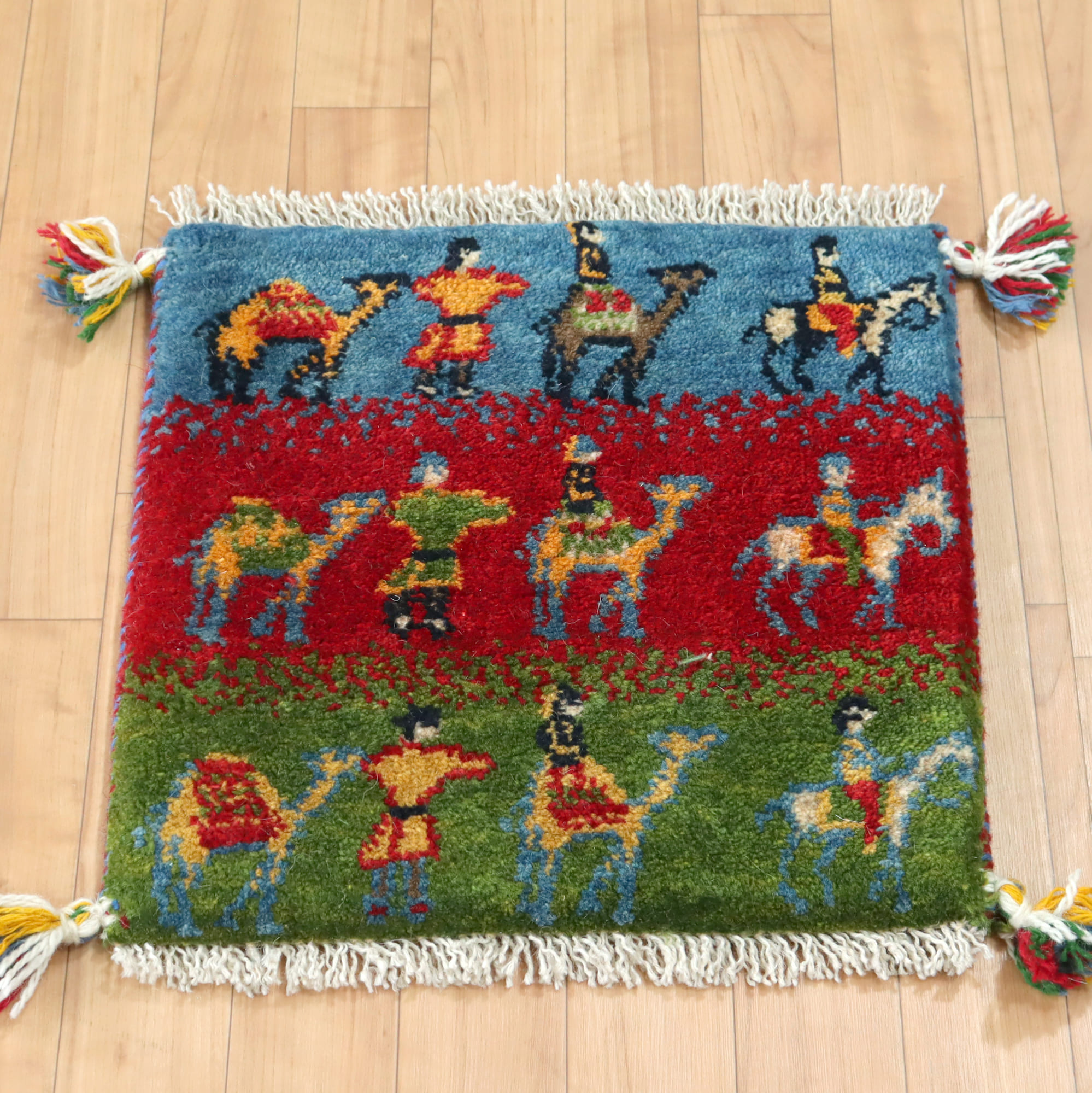 ギャベ イラン手織り 座布団ギャッベ41×41cm ラクダの隊商
