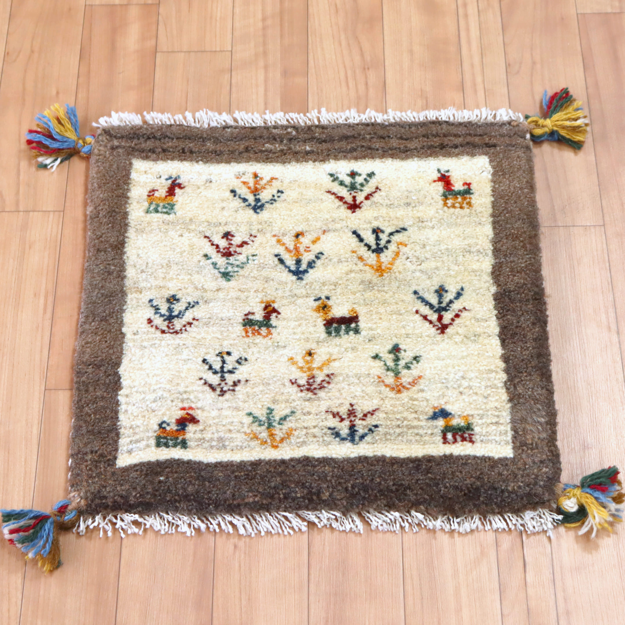 ギャベ イラン手織り 座布団ギャッベ40×41cm ナチュラルアイボリー/グレー